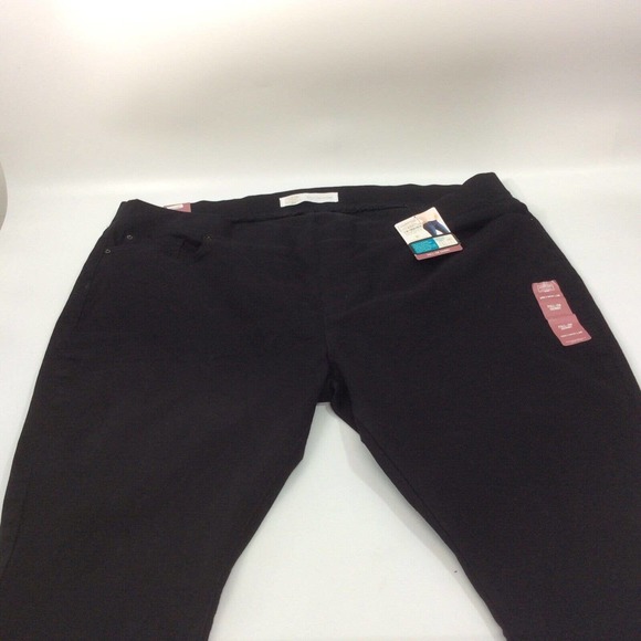 Levi Women's Plus 28S/26 Signature Pull-On Skinny Black Jeans Totally Shaping - Picture 1 of 11